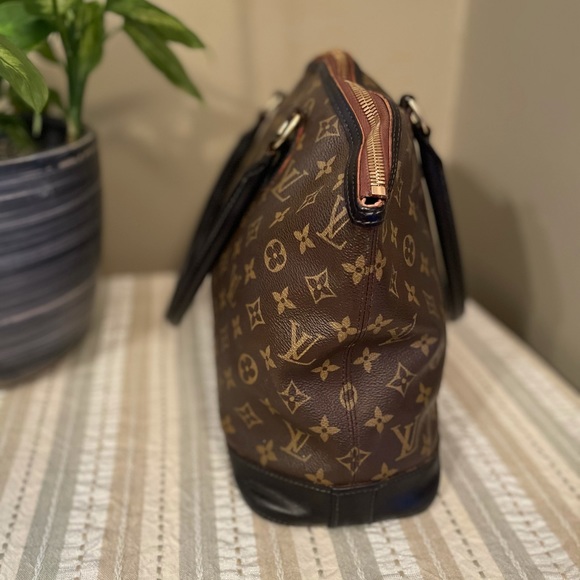 Louis Vuitton's Horizontal Lockit Bag - Picture 3 of 13